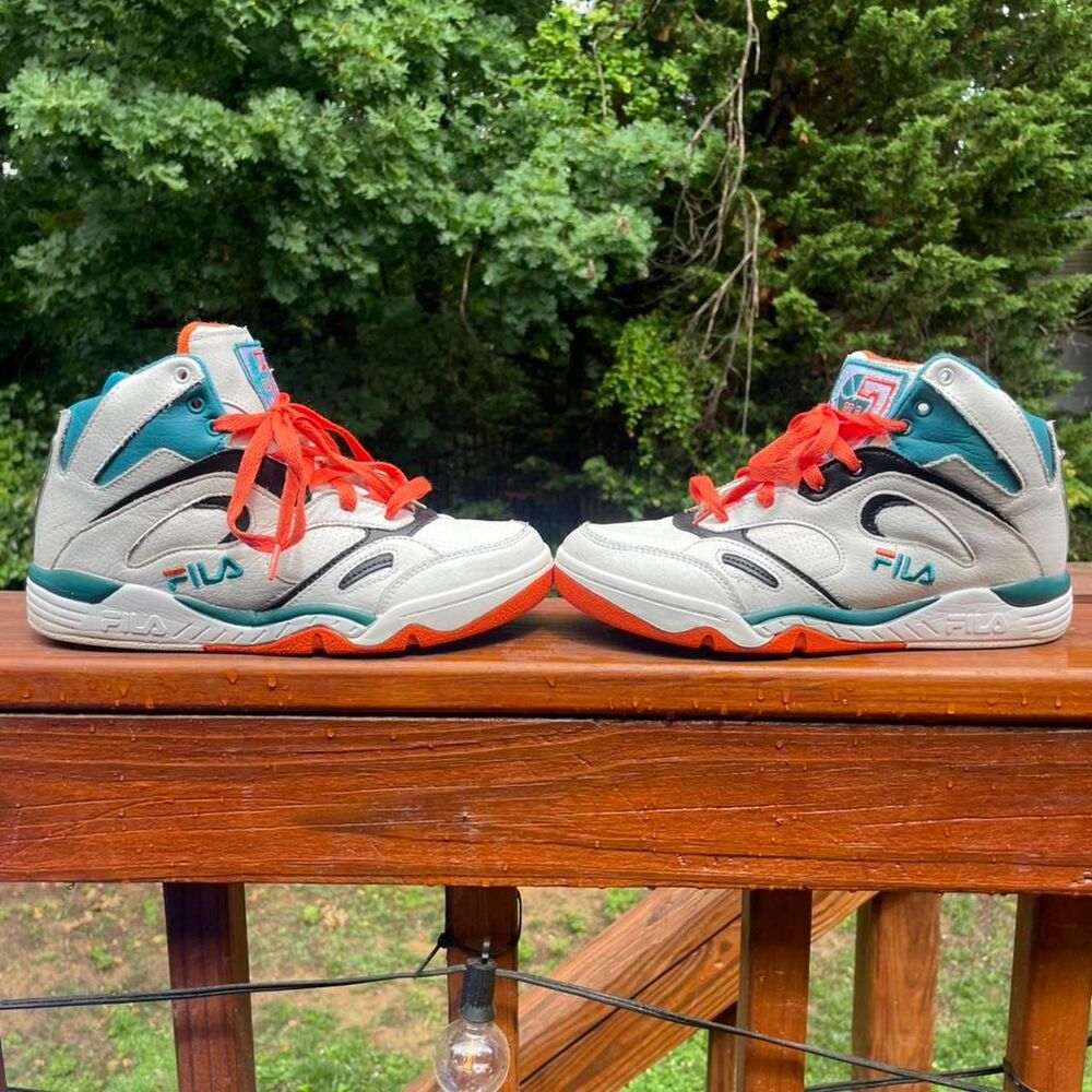 Fila KJ7 Big Kids Youth 6 Basketball Training High Top Sneakers